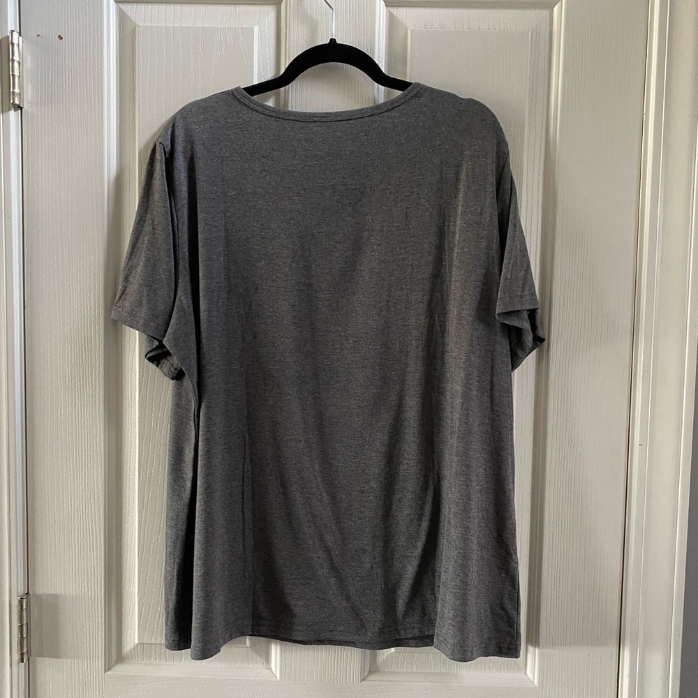 Amazon Graphic Tee - Picture 2 of 3